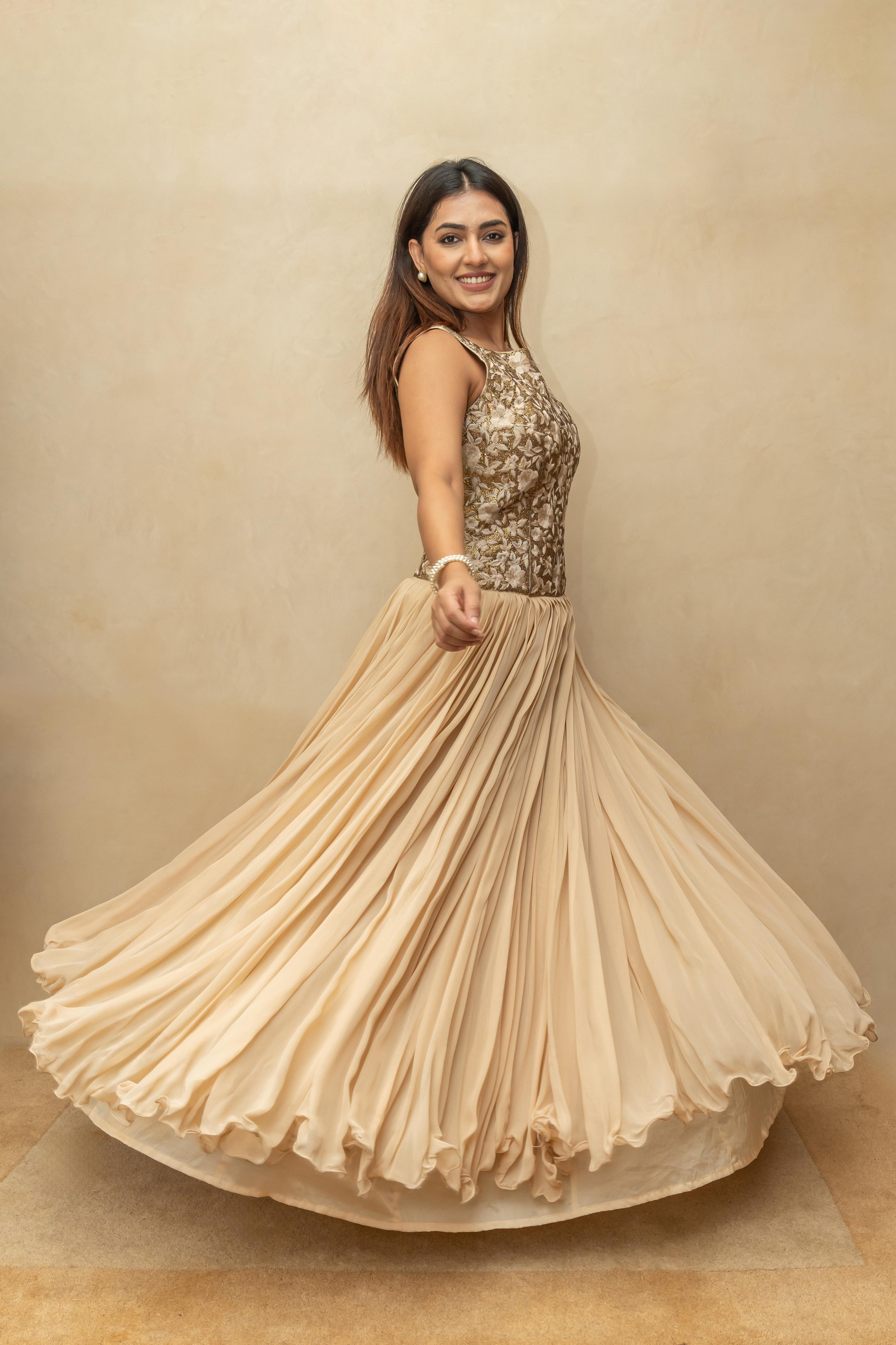 Georgette beige gold gown