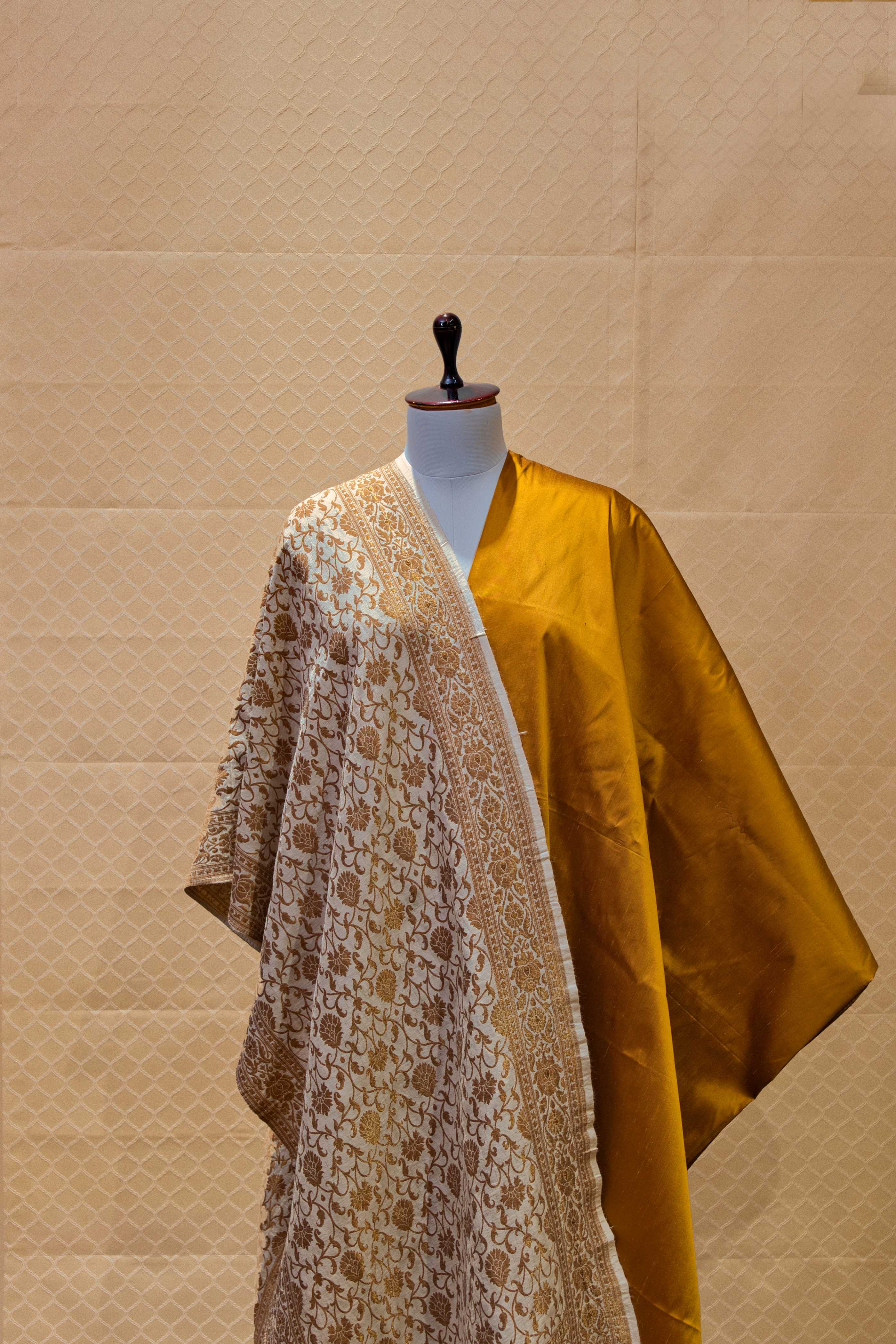 Moonga silk stole dupatta.